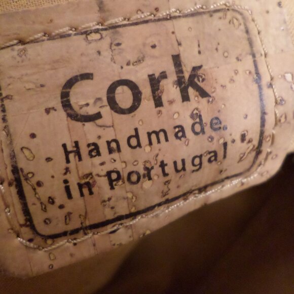 Small Cork Corkor Crossbody Zippered Bag - Picture 7 of 8